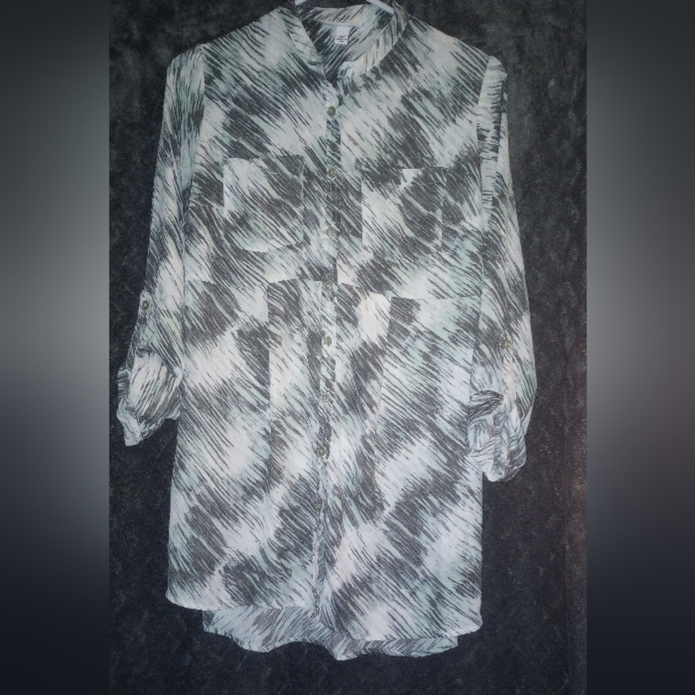 Liz Lange Maternity Monochrome Patterned Blouse Size XS